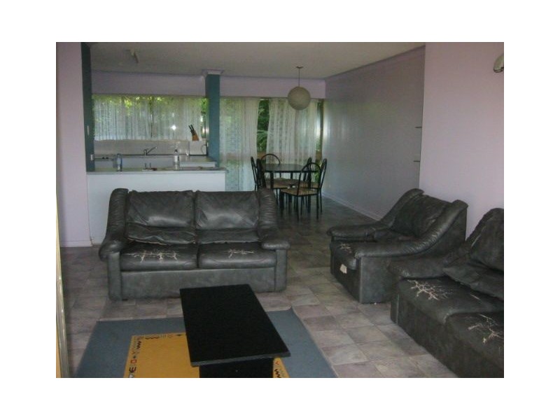 11/4 eshelby drive, Cannonvale QLD 4802