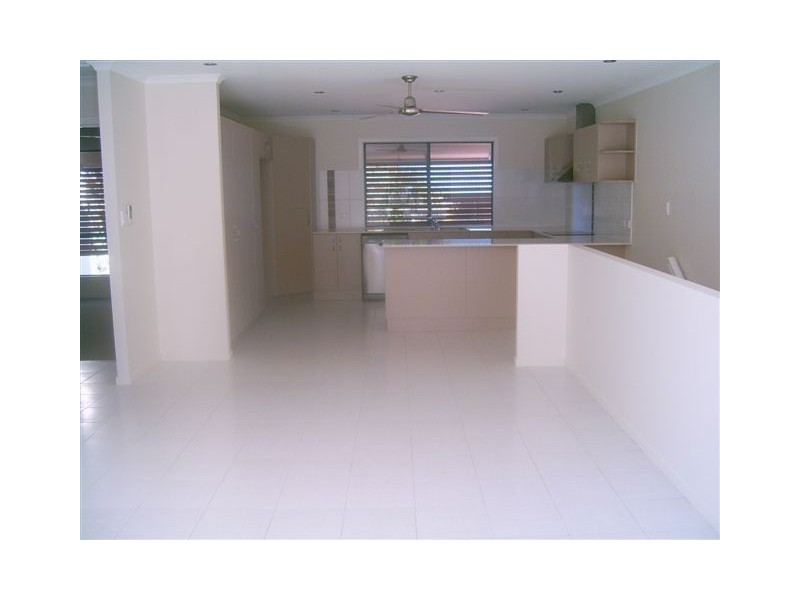 2/16 Marathon, Proserpine QLD 4800