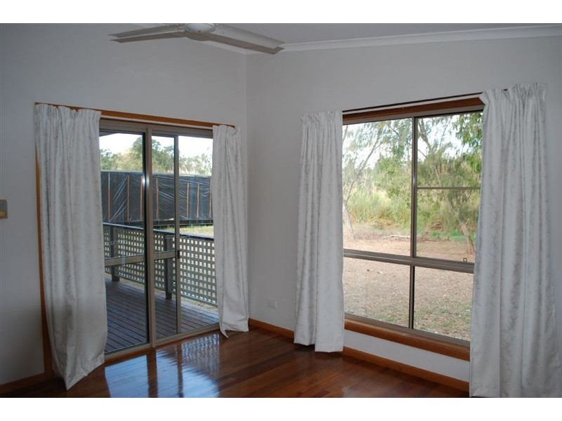 5 Grace Avenue, Cannonvale QLD 4802