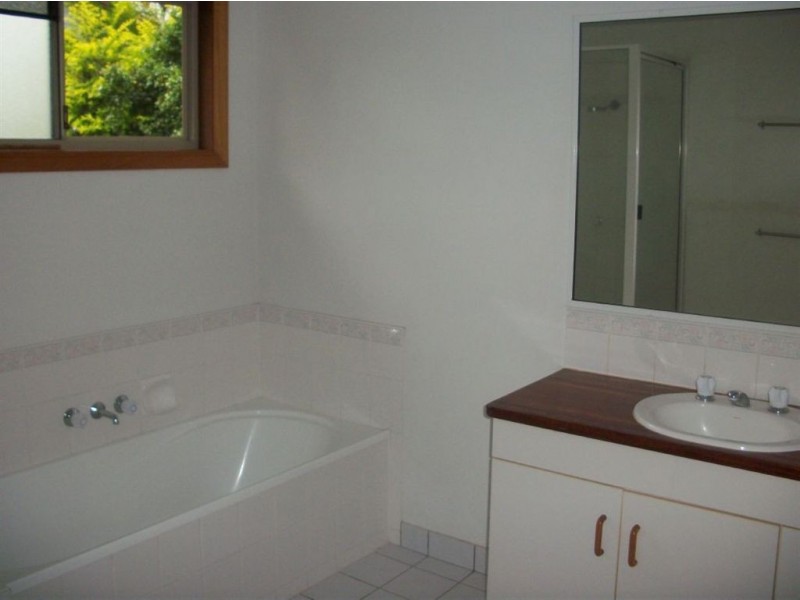 5 Grace Avenue, Cannonvale QLD 4802