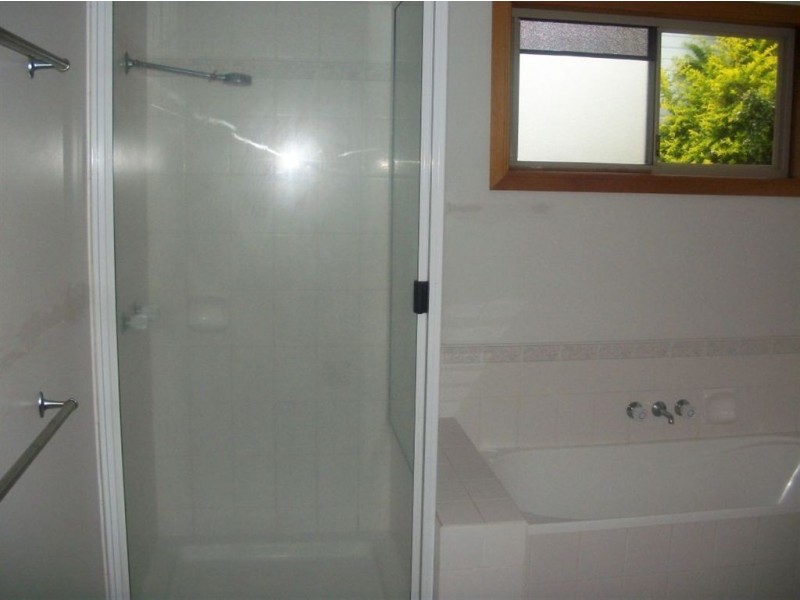 5 Grace Avenue, Cannonvale QLD 4802