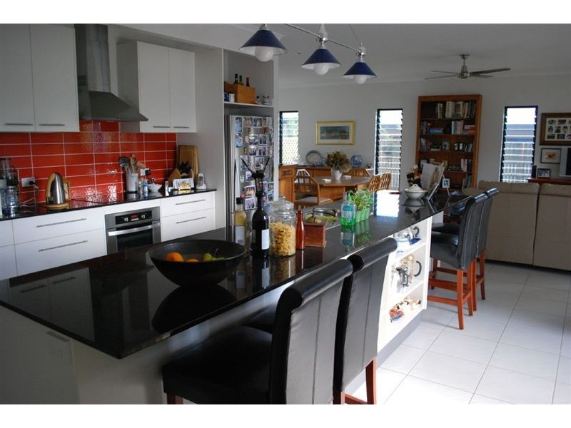 21 Armada Crescent, Jubilee Pocket QLD 4802