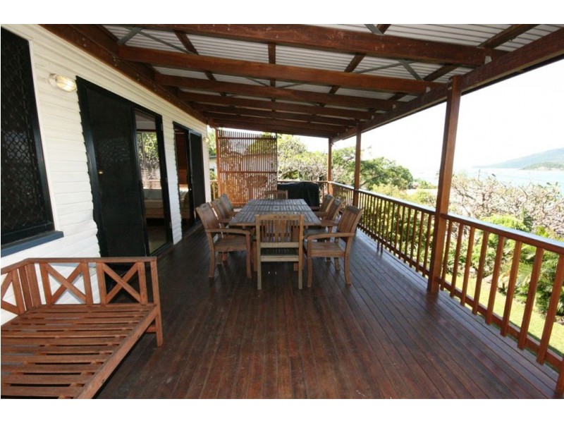 8 Hillcrest Avenue, Airlie Beach QLD 4802