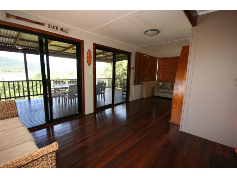 8 Hillcrest Avenue, Airlie Beach QLD 4802