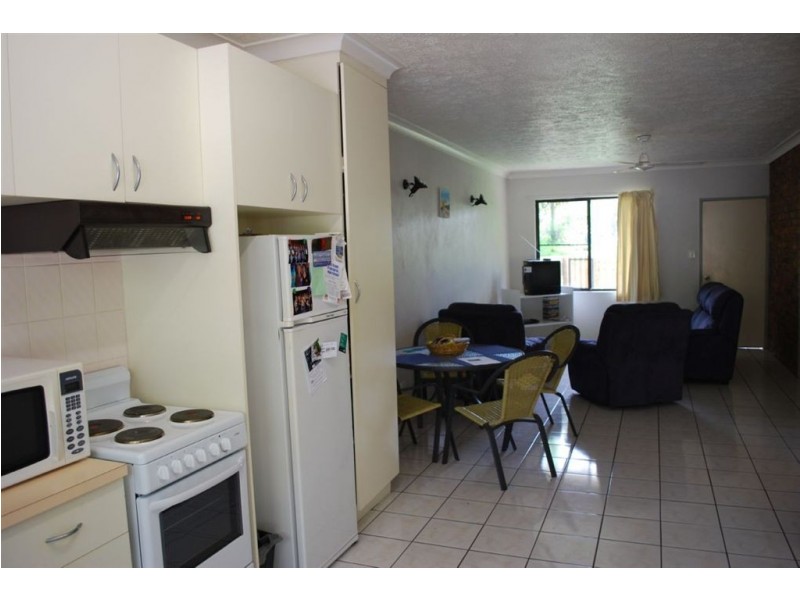 1/5 Pleasant, Cannonvale QLD 4802