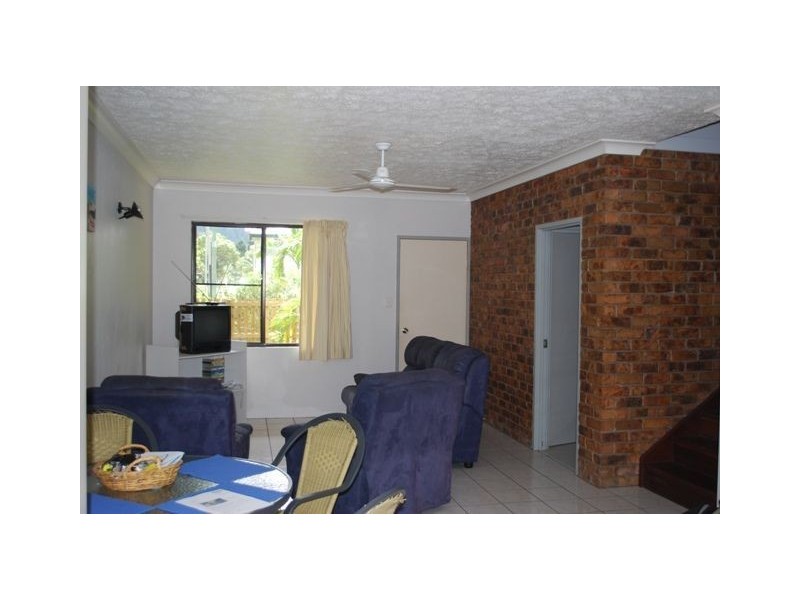 1/5 Pleasant, Cannonvale QLD 4802