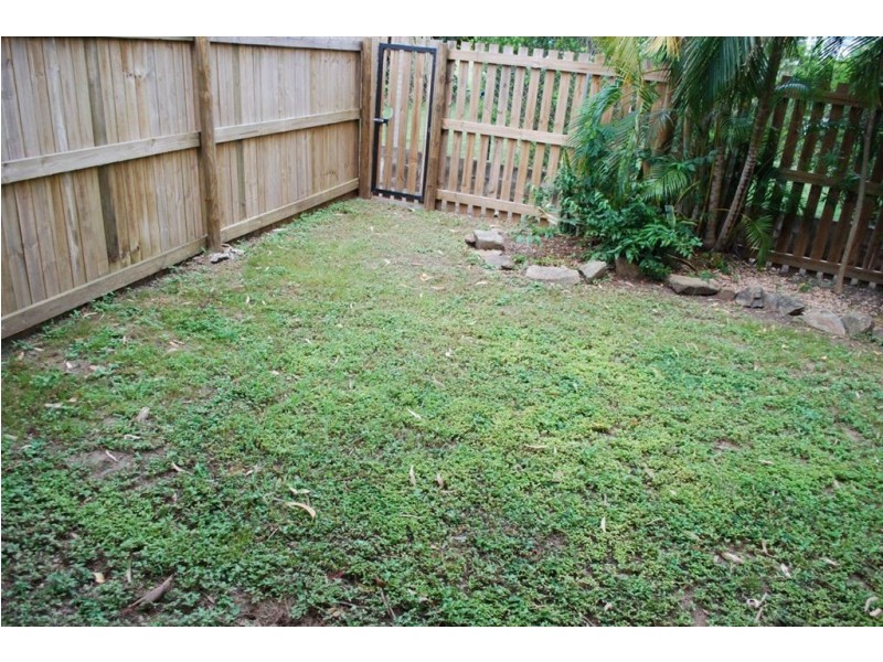 1/5 Pleasant, Cannonvale QLD 4802
