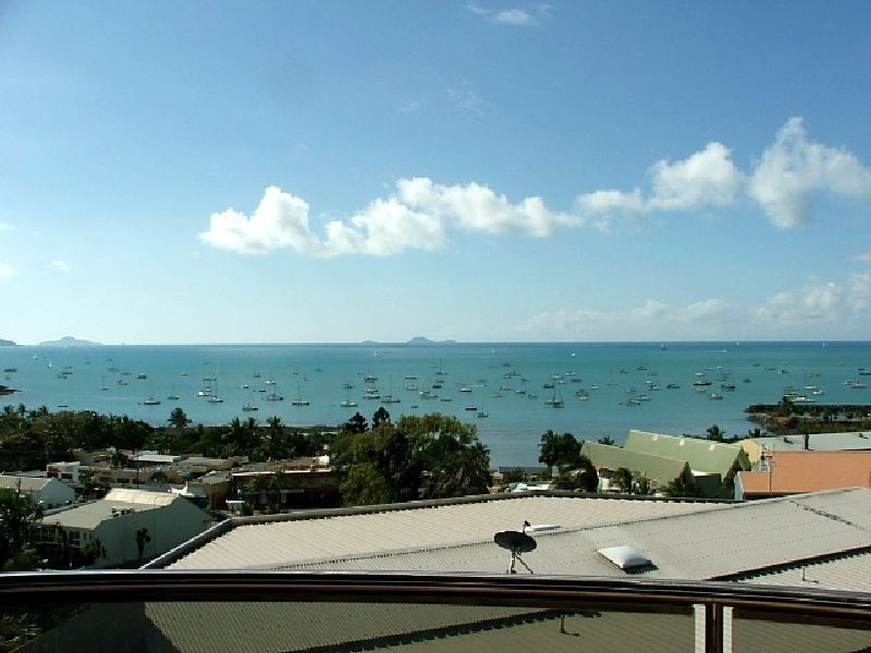 4/8 Golden Orchid Drive, Airlie Beach QLD 4802