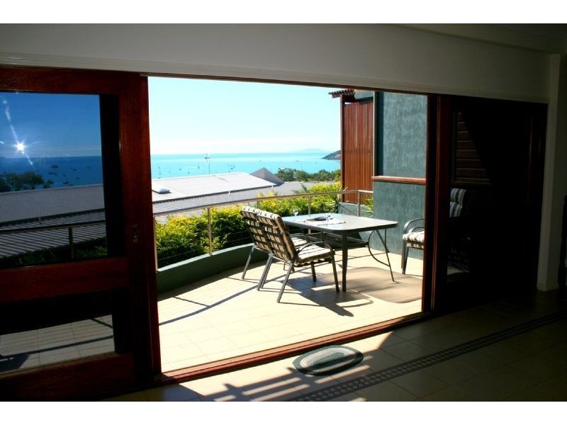4/8 Golden Orchid Drive, Airlie Beach QLD 4802