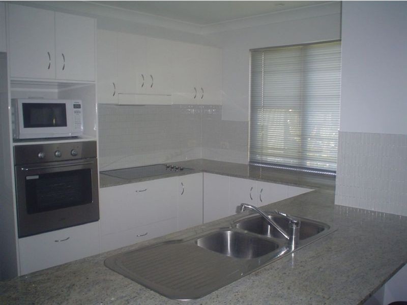 7/14 Altman Avenue, Cannonvale QLD 4802