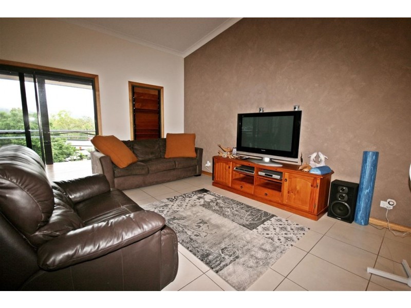 2/61 Country Road, Cannonvale QLD 4802