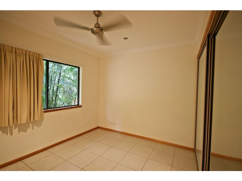 2/61 Country Road, Cannonvale QLD 4802