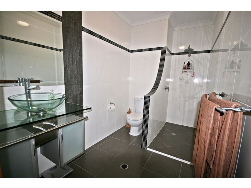 2/61 Country Road, Cannonvale QLD 4802