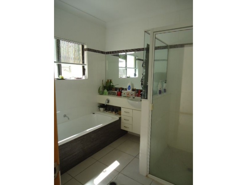 2/61 Country Road, Cannonvale QLD 4802