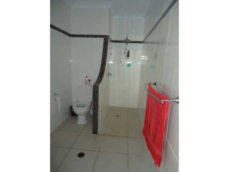 2/61 Country Road, Cannonvale QLD 4802