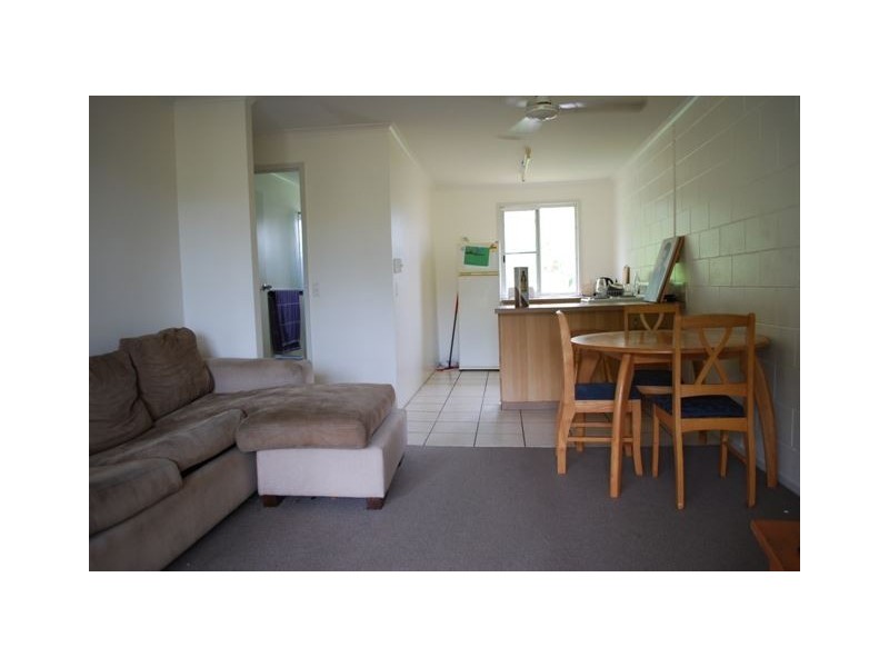 24/6 St Martins lane, Cannonvale QLD 4802