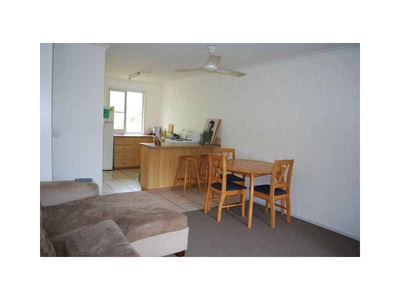 24/6 St Martins lane, Cannonvale QLD 4802