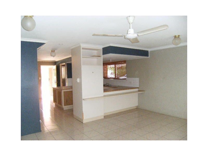 1Deauville/169 Shute Harbour Road, Cannonvale QLD 4802