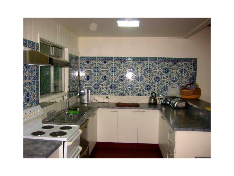 6 Broadwater Avenue, Airlie Beach QLD 4802