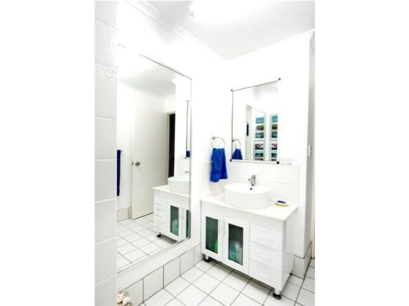 1/2 Mandalay Road, Jubilee Pocket QLD 4802
