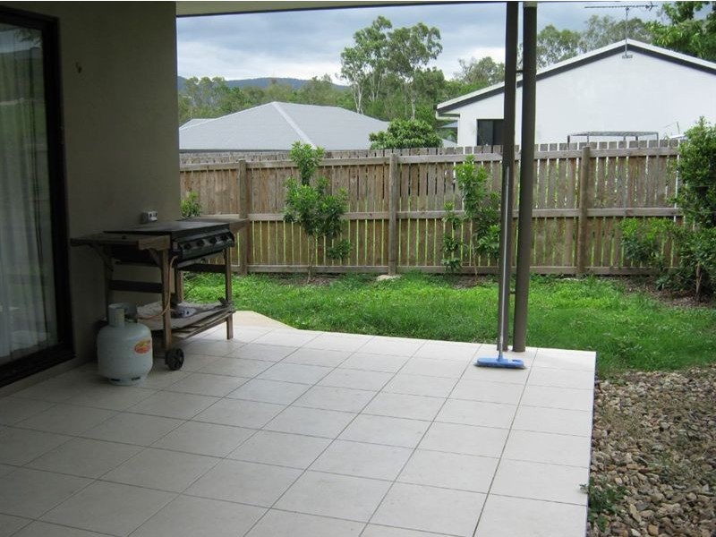 2/13 Ryben Court, Cannonvale QLD 4802