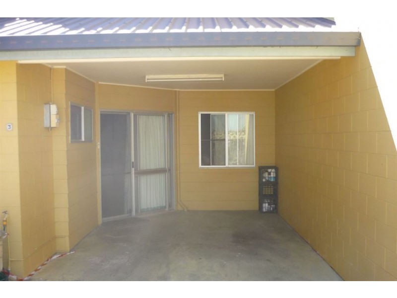 3/1 Pleasant Drive, Cannonvale QLD 4802