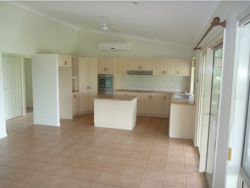 5 South Molle Blv, Cannonvale QLD 4802