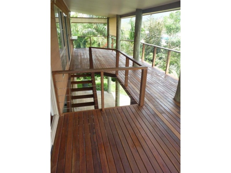 5 South Molle Blv, Cannonvale QLD 4802