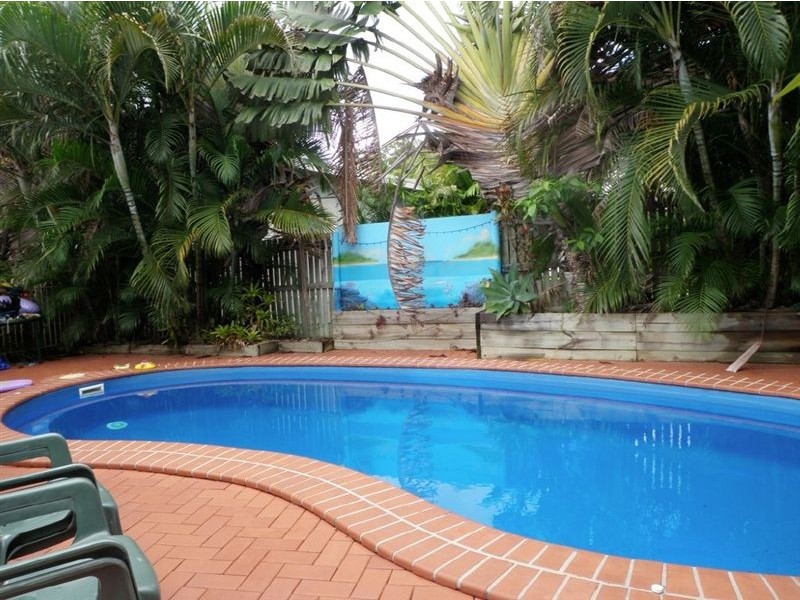 4 Cateran close, Cannonvale QLD 4802