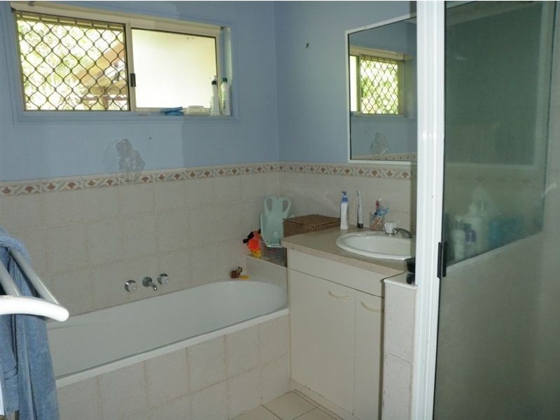 4 Cateran close, Cannonvale QLD 4802