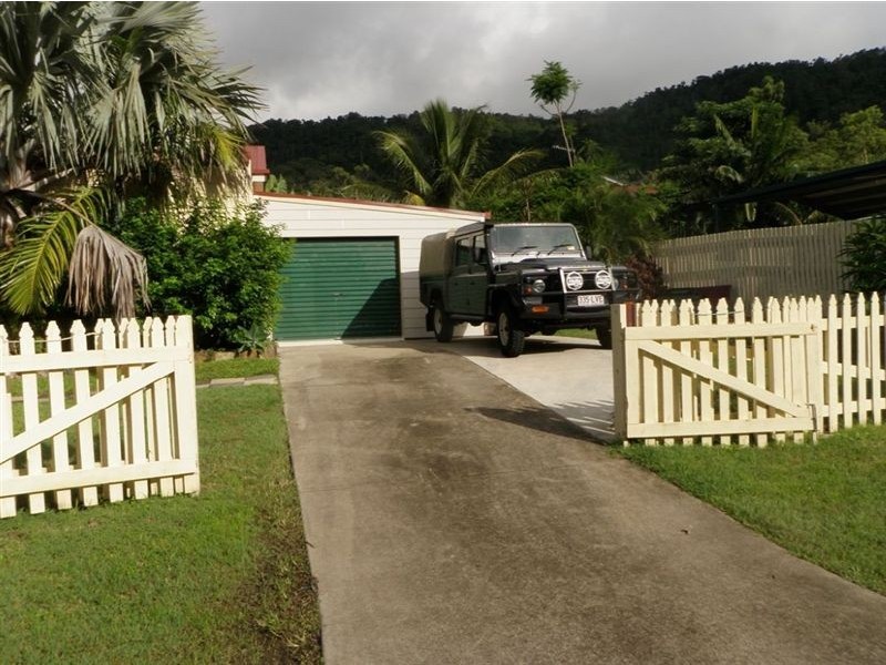 4 Cateran close, Cannonvale QLD 4802
