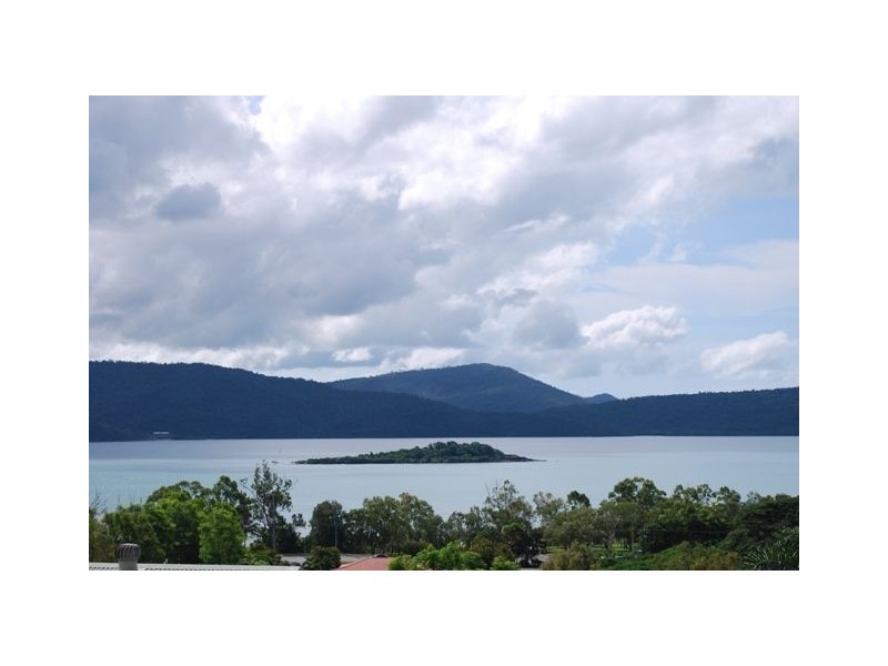 59 Eshelby Drive, Cannonvale QLD 4802
