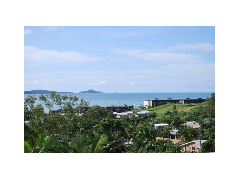 59 Eshelby Drive, Cannonvale QLD 4802