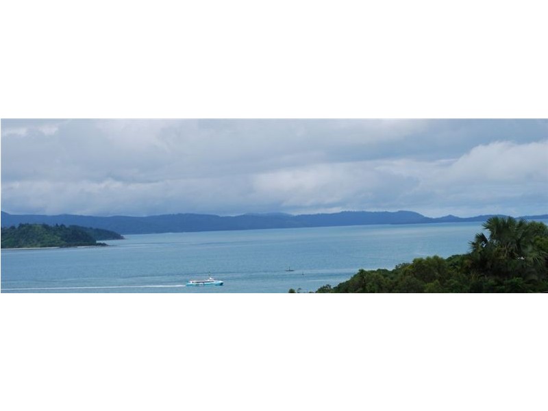 5 Harbour Avenue, Shute Harbour QLD 4802