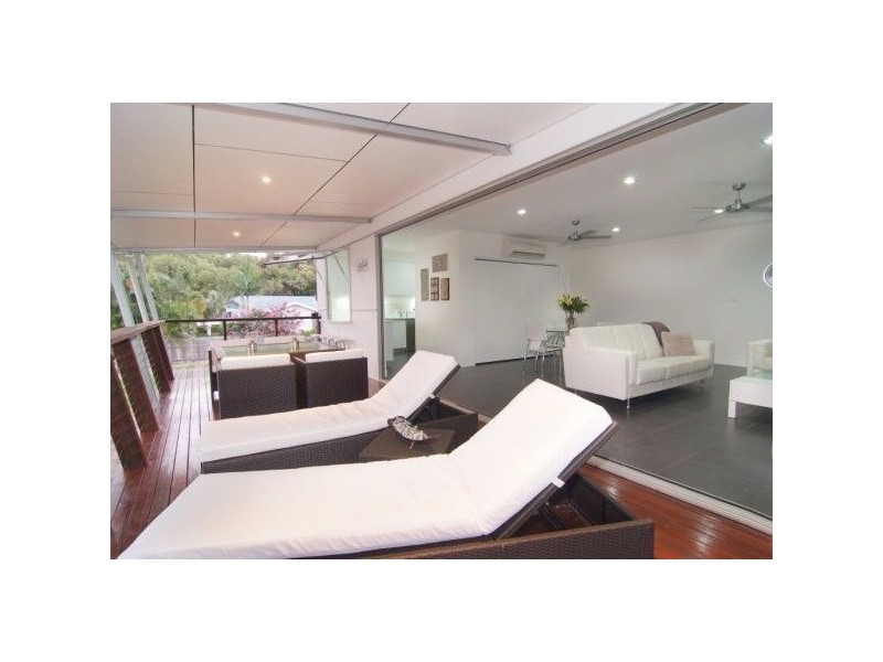 5 Harbour Avenue, Shute Harbour QLD 4802