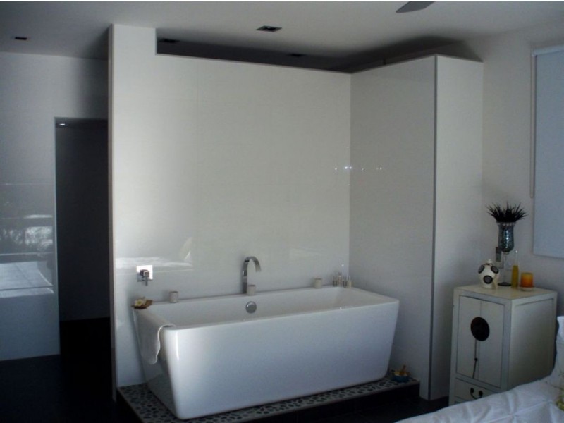 5 Harbour Avenue, Shute Harbour QLD 4802