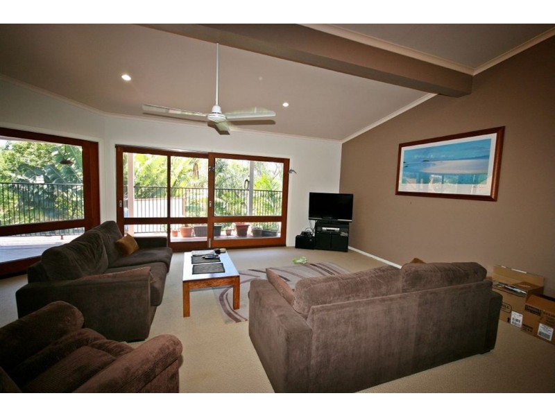 8 Arundel Court, Cannonvale QLD 4802