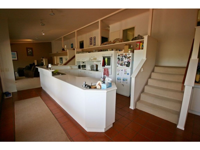 8 Arundel Court, Cannonvale QLD 4802