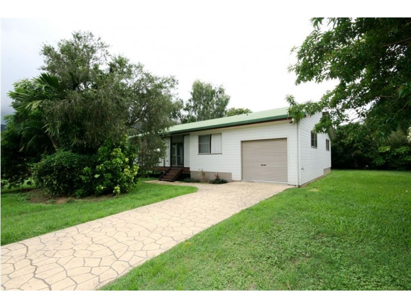 5 Grace Ave, Cannonvale QLD 4802