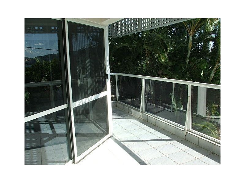 2 Seascape/26 Airlie Crescent, Airlie Beach QLD 4802