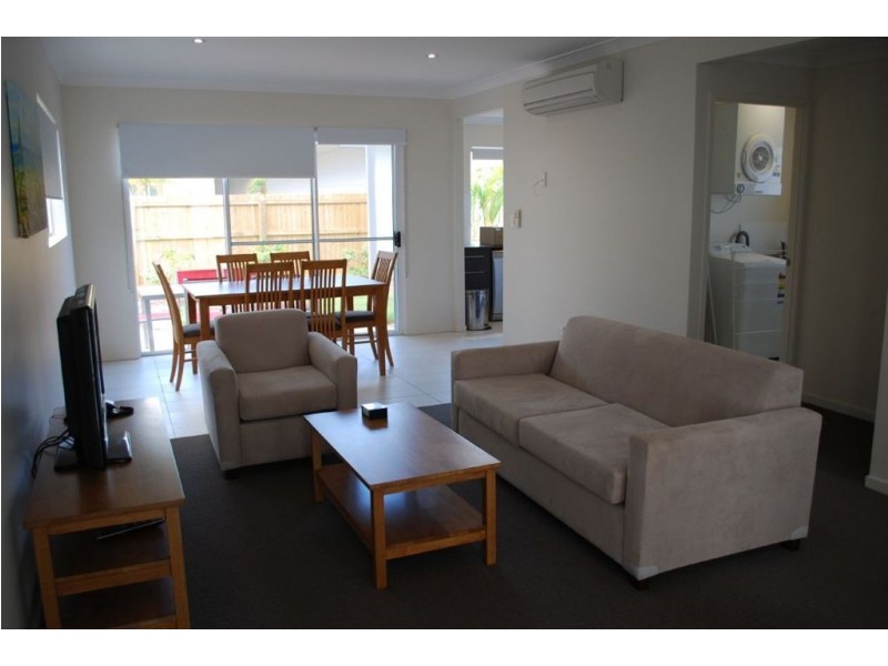 69/65 Manooka Drive, Cannonvale QLD 4802