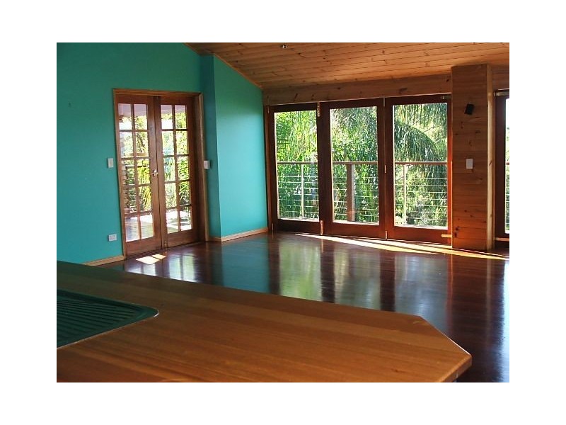 5 Warrain St, Shute Harbour QLD 4802