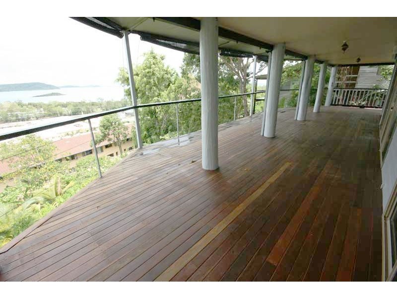 5 Woodwark Crescent, Cannonvale QLD 4802