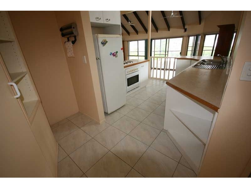 5 Woodwark Crescent, Cannonvale QLD 4802