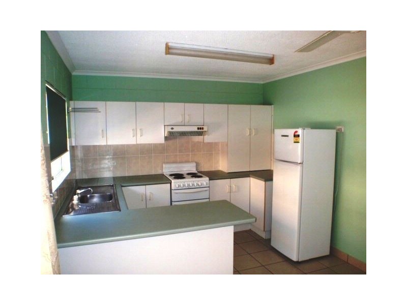 27/3 Eshelby Drive, Cannonvale QLD 4802