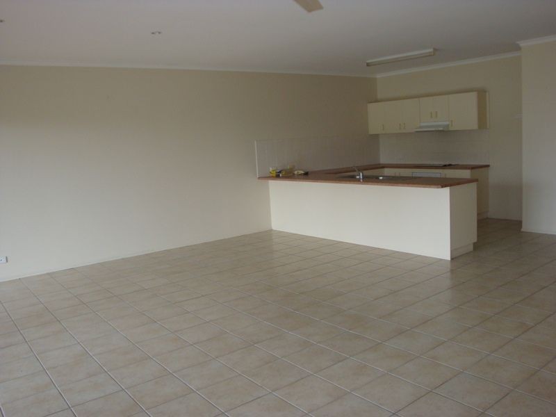 5/20 Island Drive, Cannonvale QLD 4802