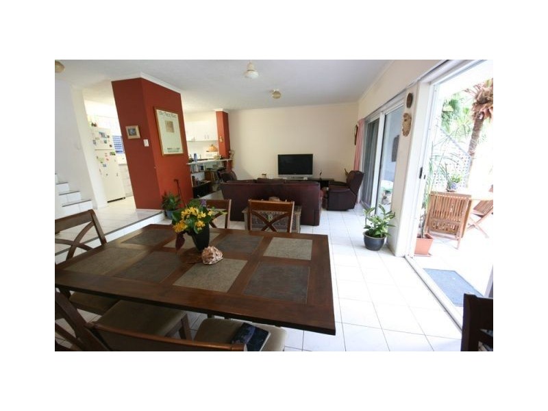4/15 Tropic Road, Cannonvale QLD 4802