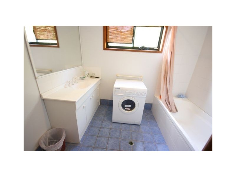 10 Macona Crescent, Cannonvale QLD 4802