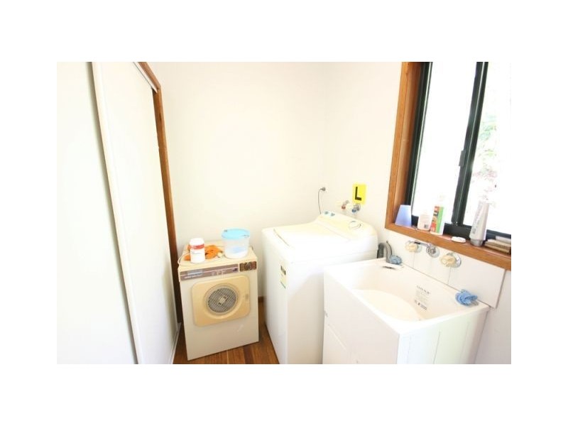 10 Macona Crescent, Cannonvale QLD 4802