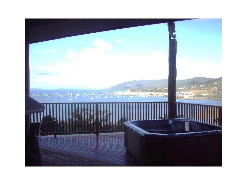 2 Stewart Drive, Cannonvale QLD 4802